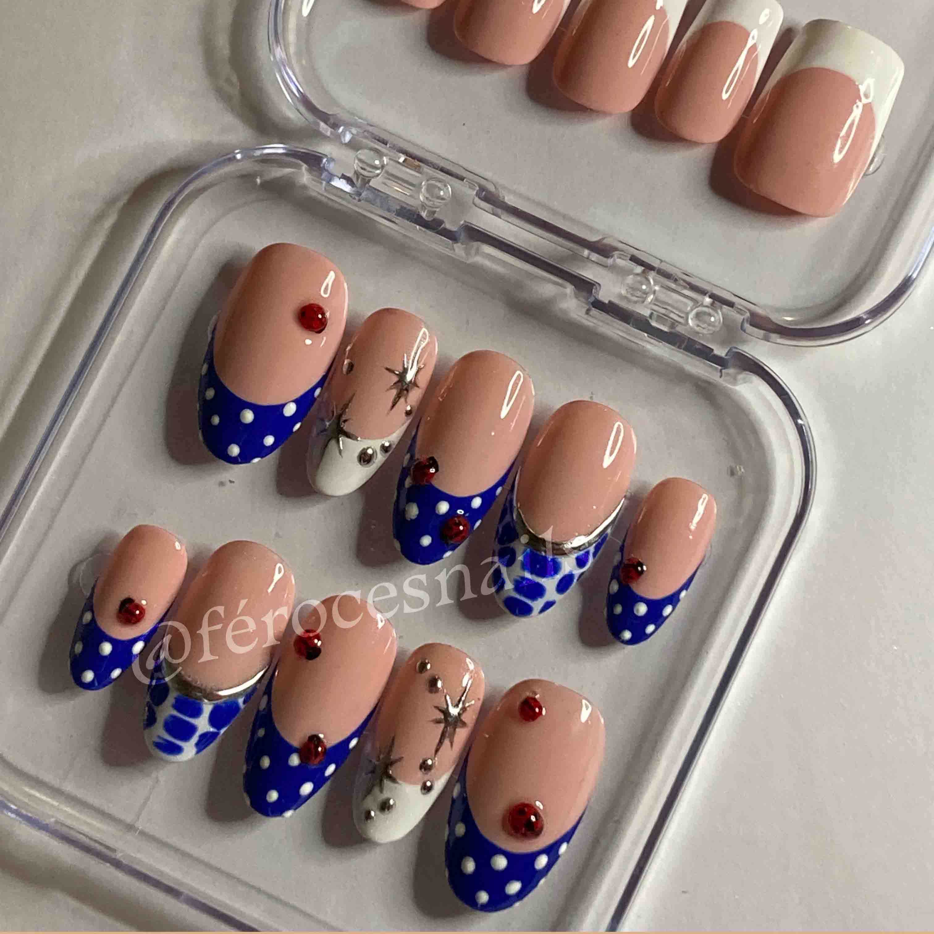 Ladybug - Press-on nails amande